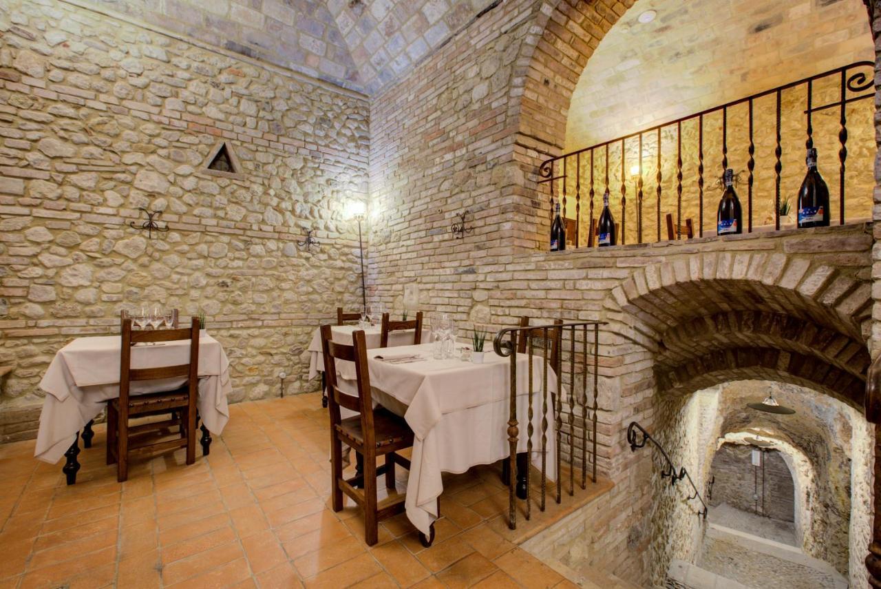 Oste Del Castello Wellness & Bike Hotel Verucchio Exterior photo