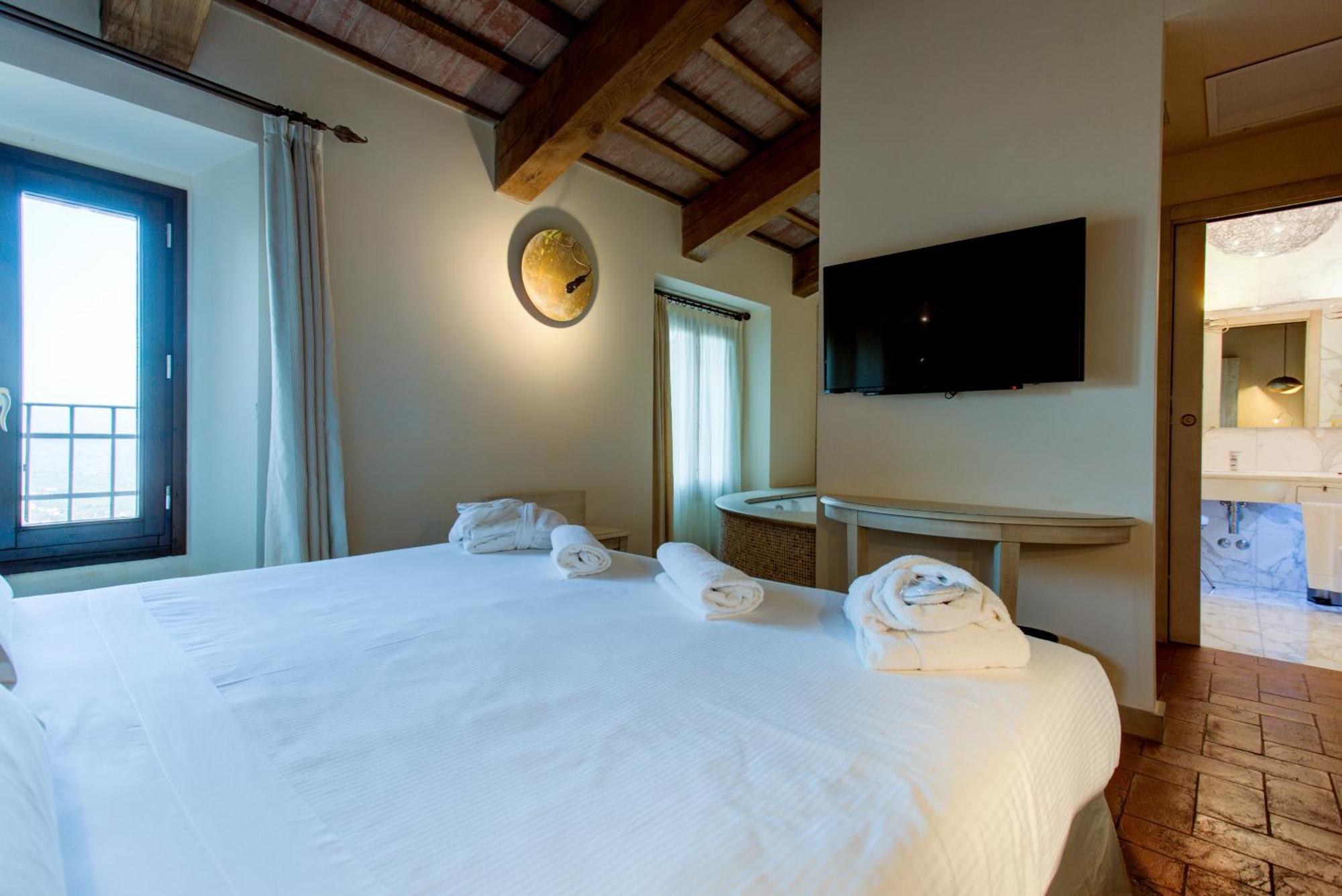 Oste Del Castello Wellness & Bike Hotel Verucchio Exterior photo